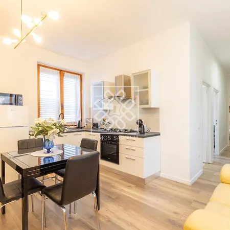 Gouenael Apartment- *
